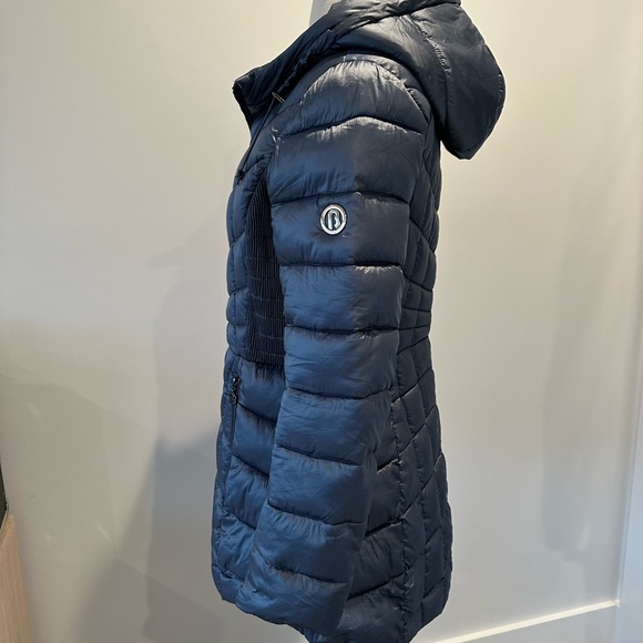 Quilted Packable Jacket - Picture 3 of 9